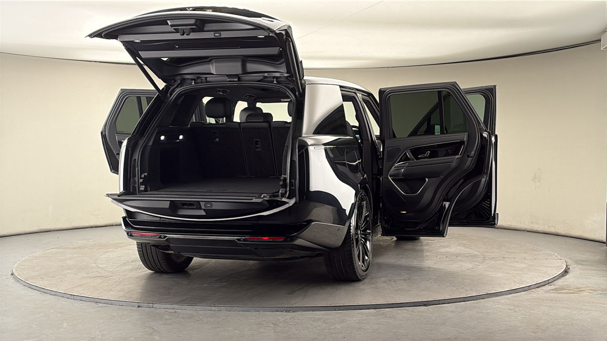 More views of Land Rover Range Rover