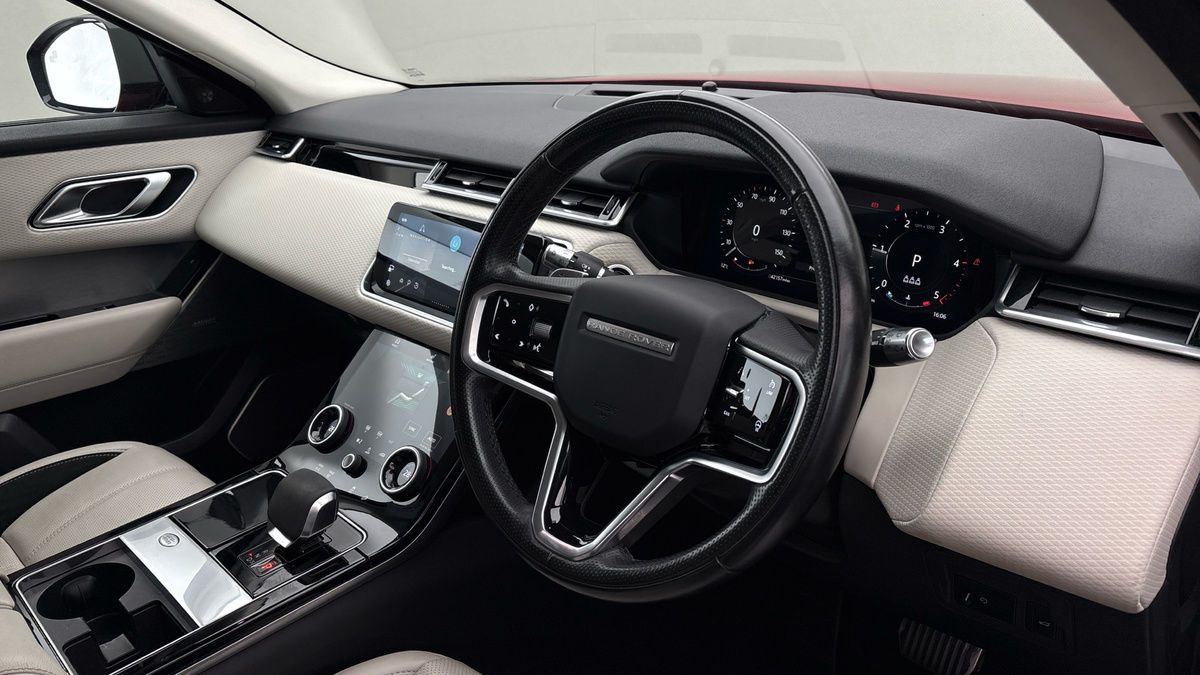 Land Rover Range Rover Velar Image 5