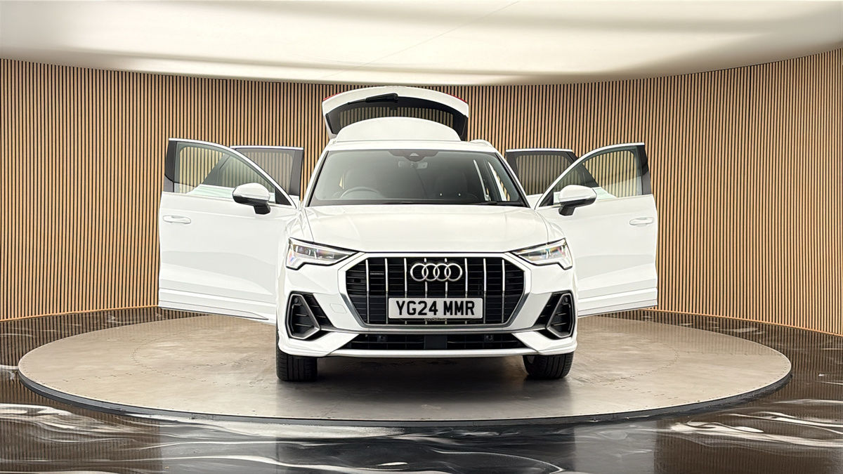 More views of Audi Q3