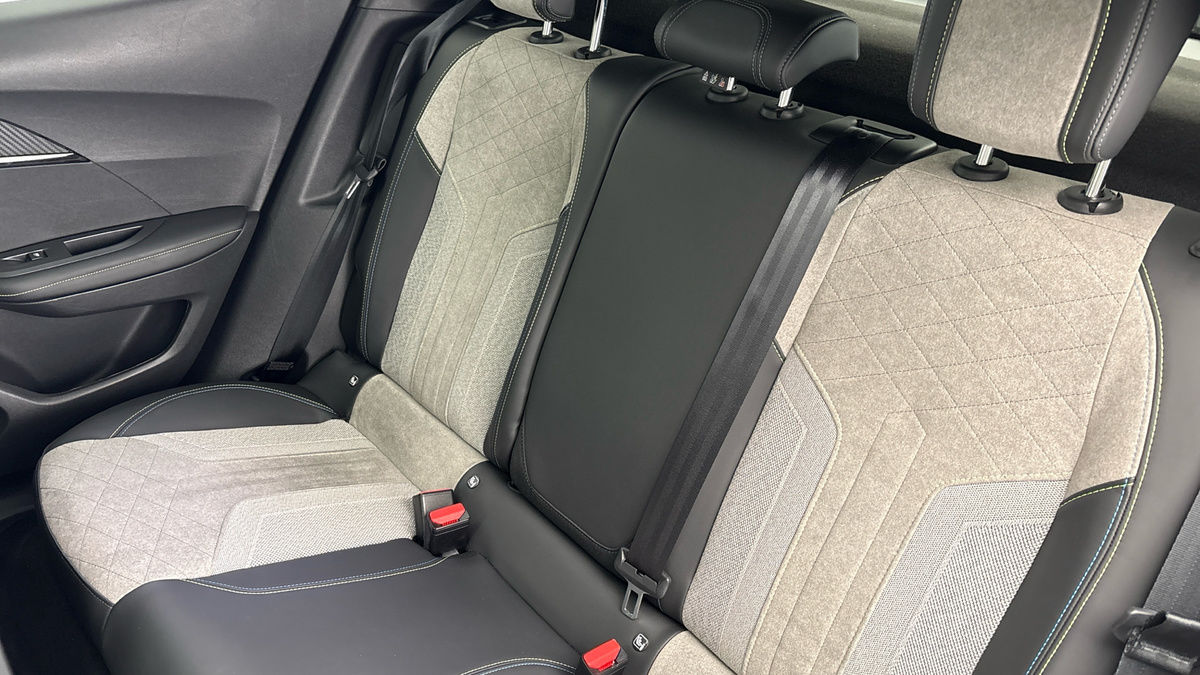 Peugeot E-2008 Image 8