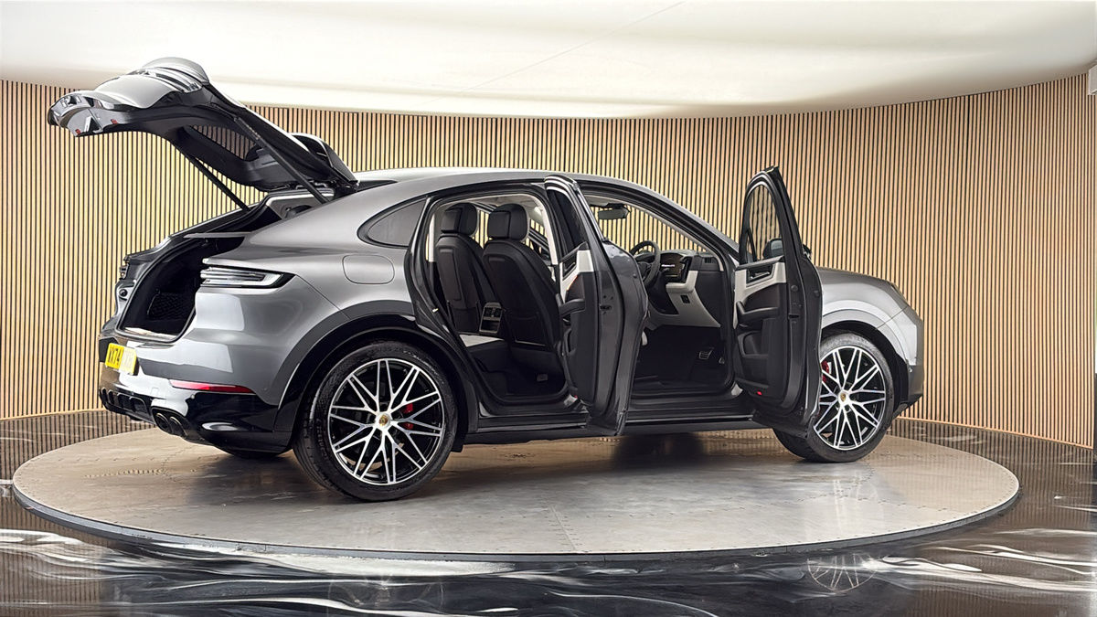 More views of Porsche Cayenne