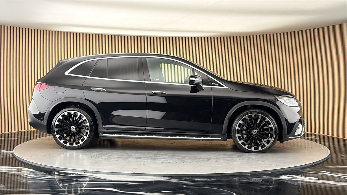 More views of Mercedes-Benz EQE