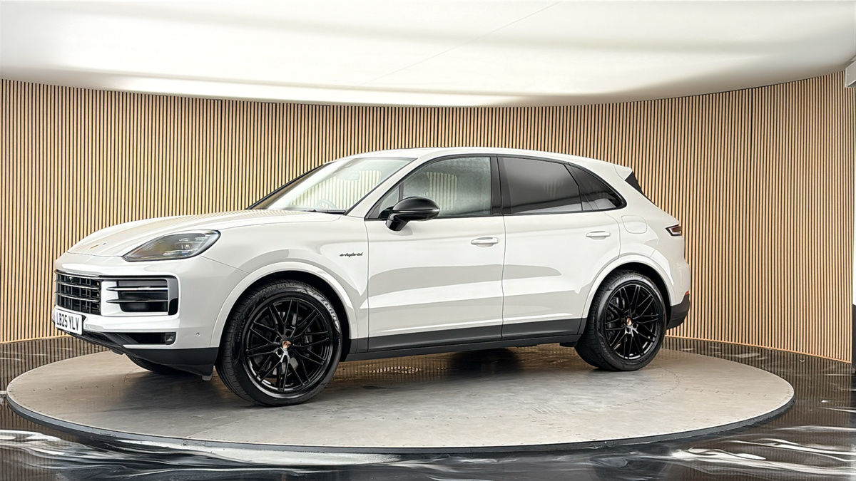 More views of Porsche Cayenne