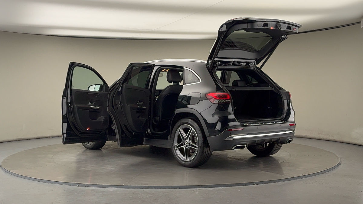 More views of Mercedes-Benz GLA