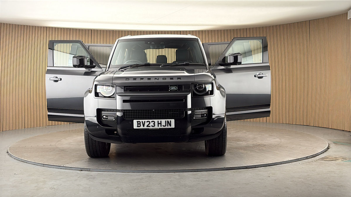 More views of Land Rover Defender 110