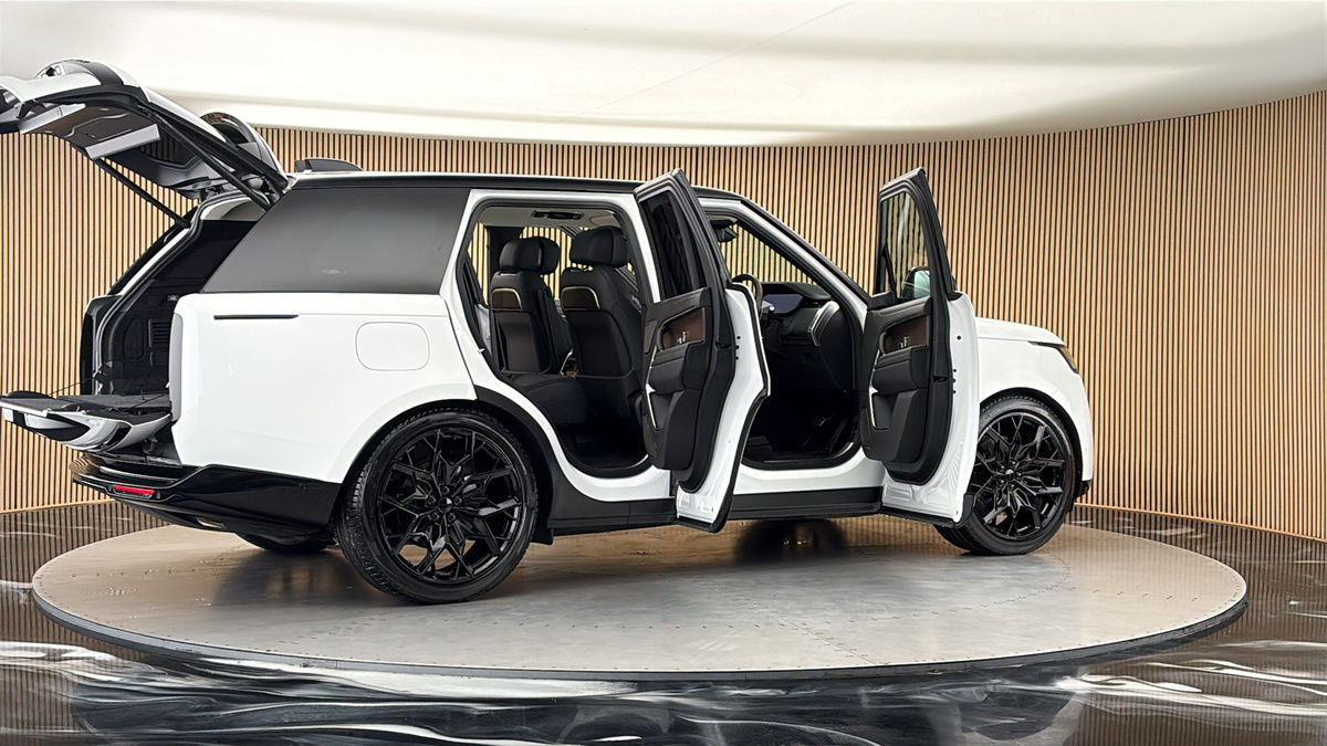 More views of Land Rover Range Rover