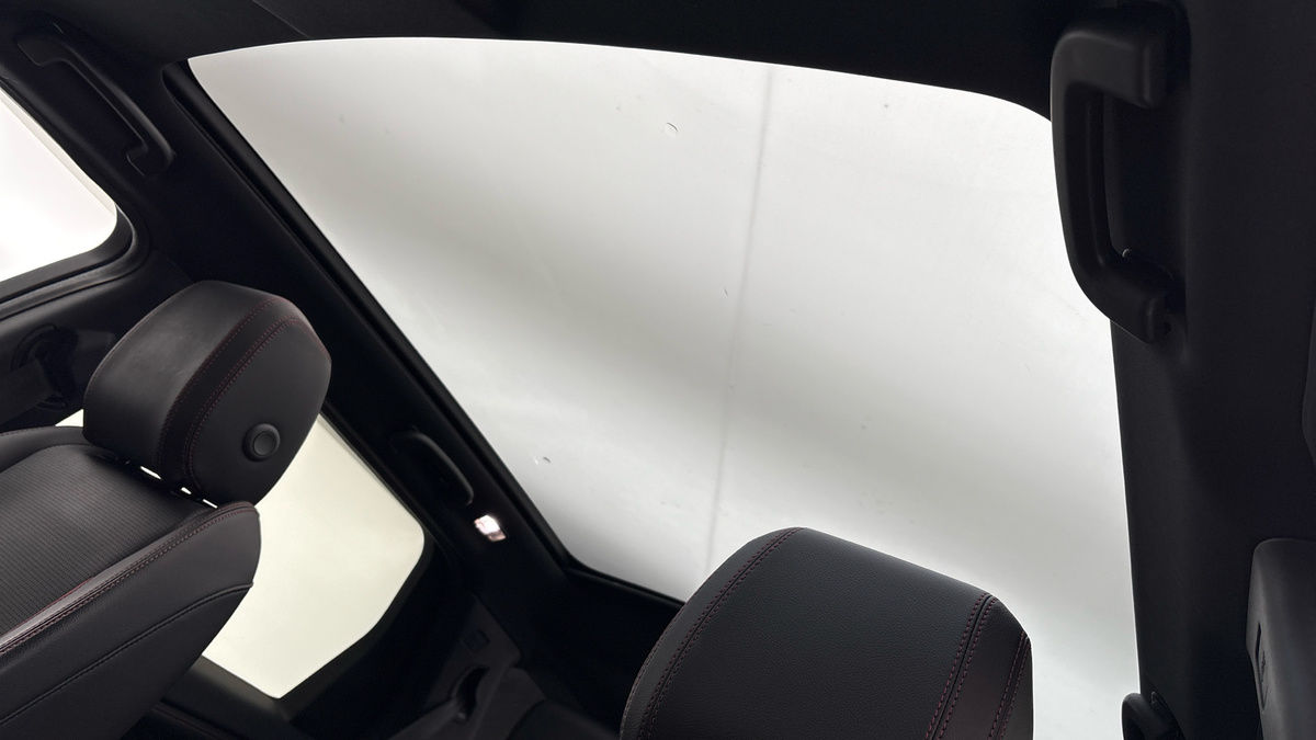 Land Rover Discovery Sport Image 6