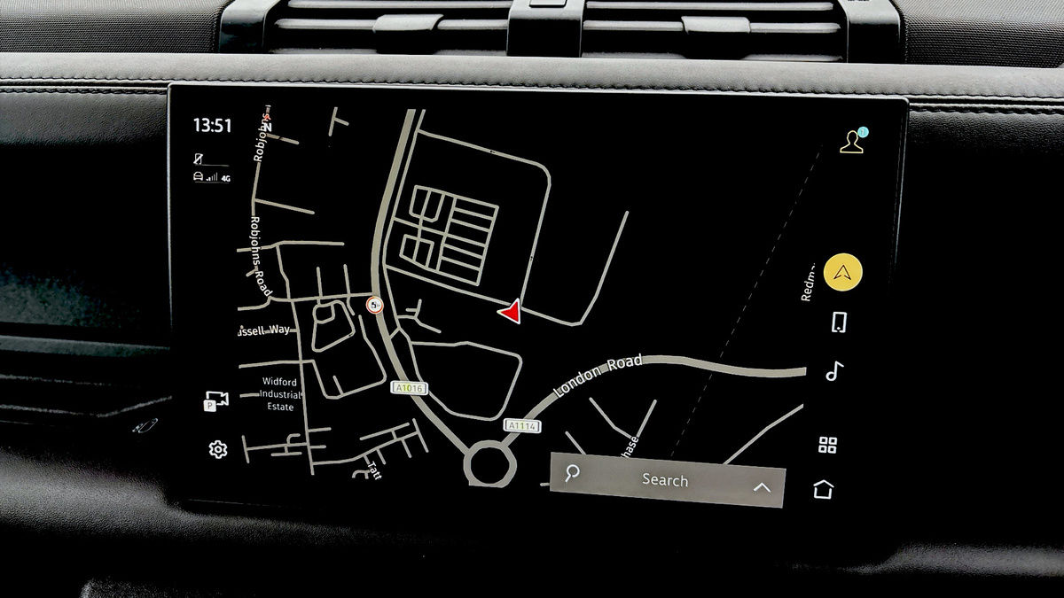 Land Rover Defender 110 Urban Image 40