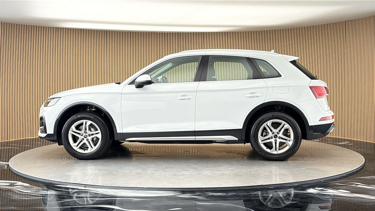 More views of Audi Q5