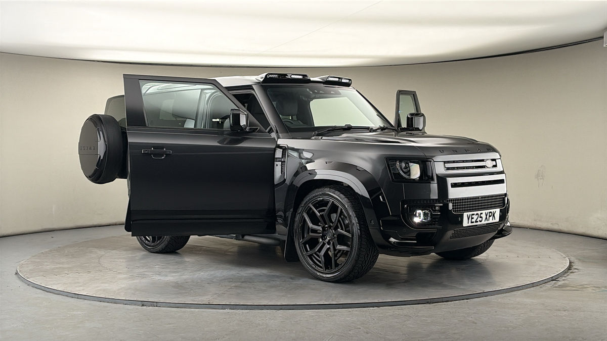 More views of Land Rover Defender 90