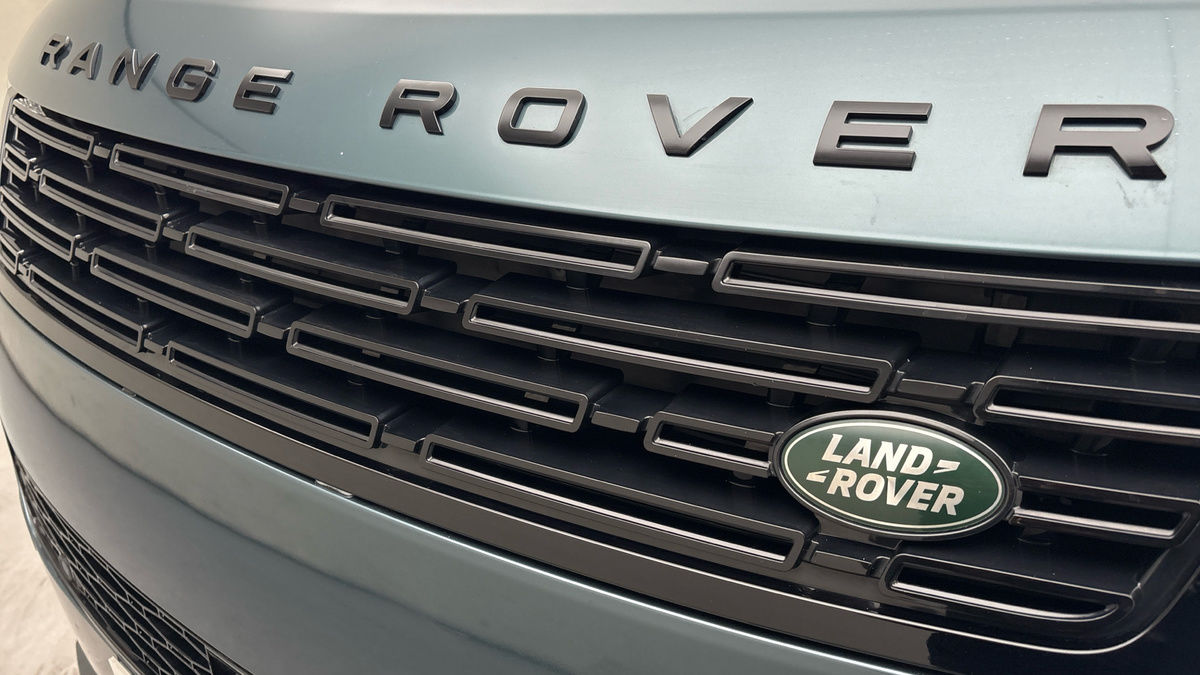 Land Rover Range Rover Sport Image 24