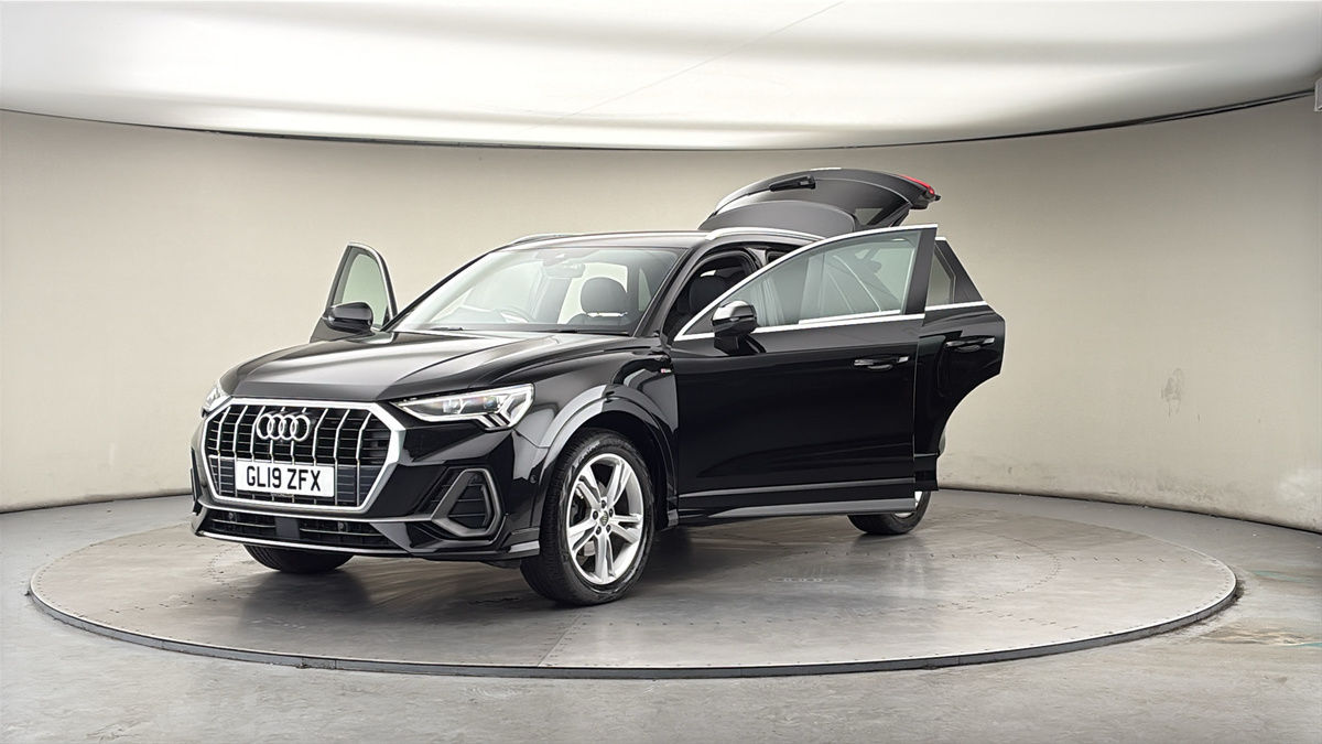 More views of Audi Q3