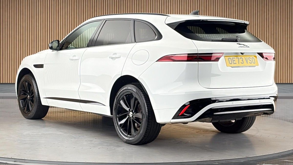Jaguar F-PACE Image 2