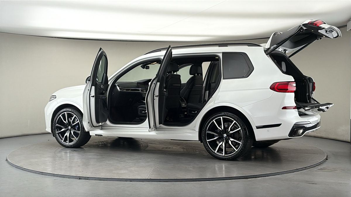 More views of BMW X7