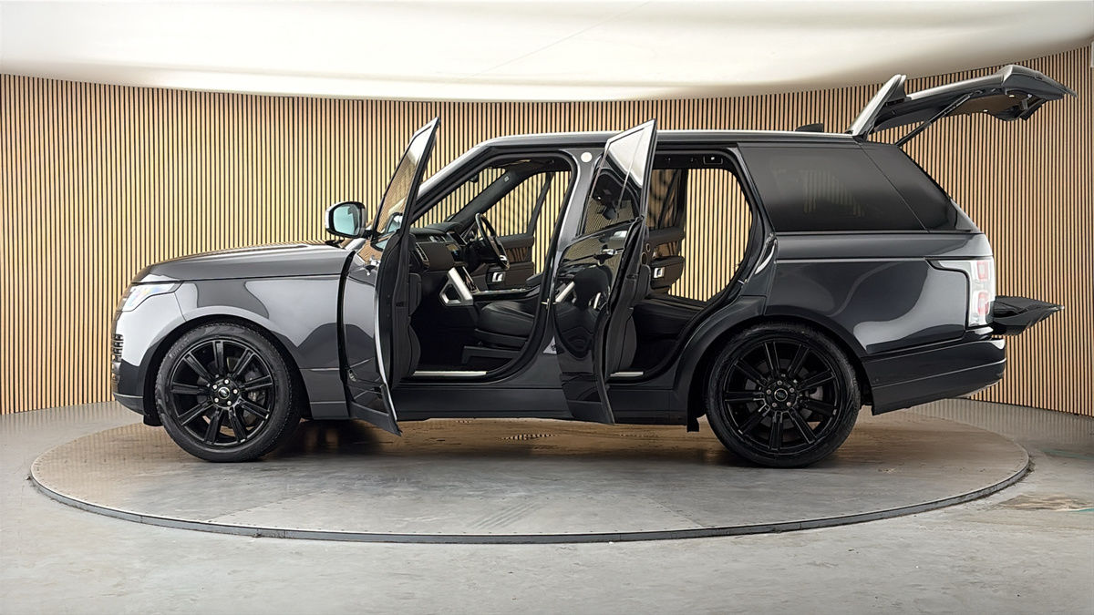 More views of Land Rover Range Rover