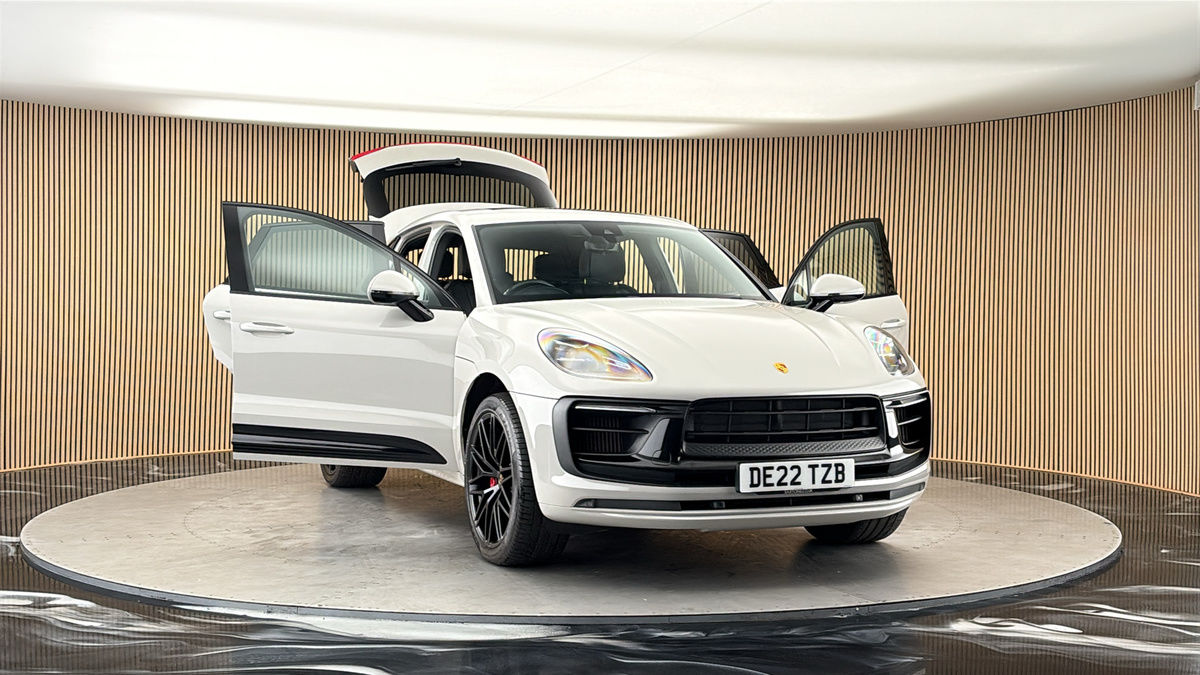 More views of Porsche Macan