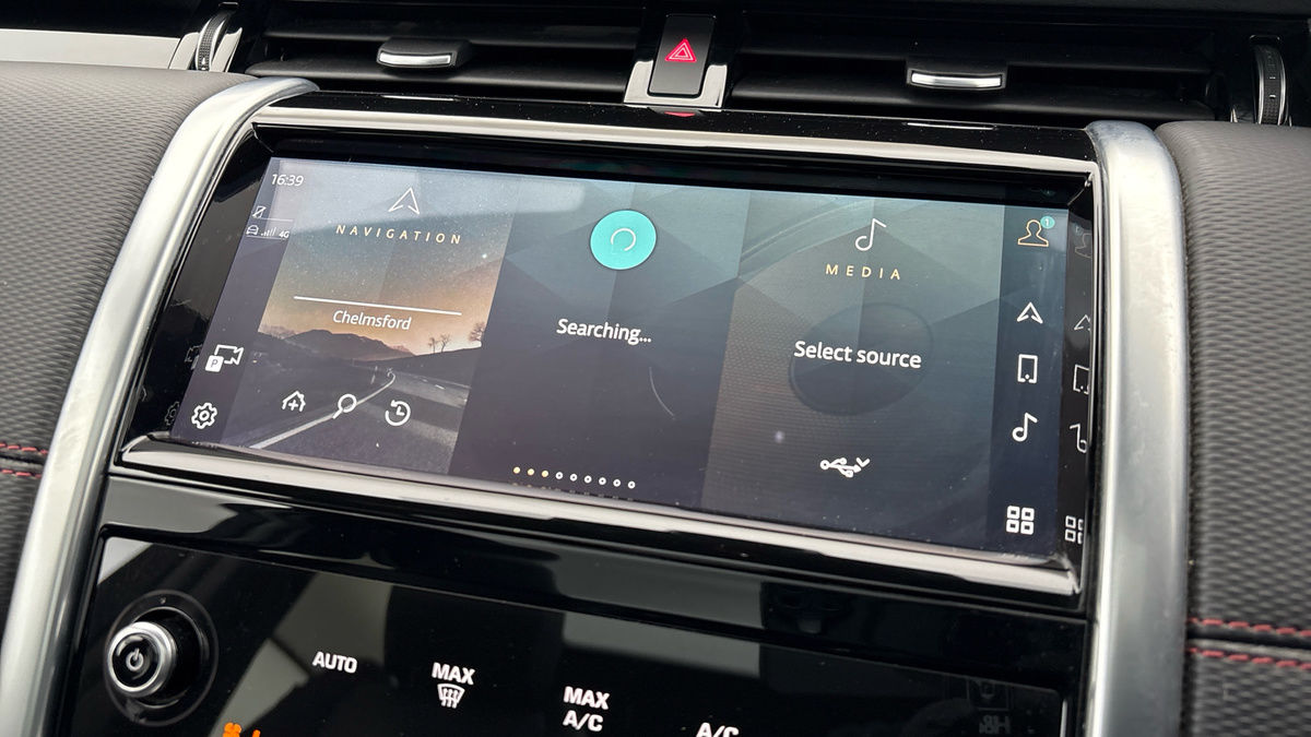 Land Rover Discovery Sport Image 17