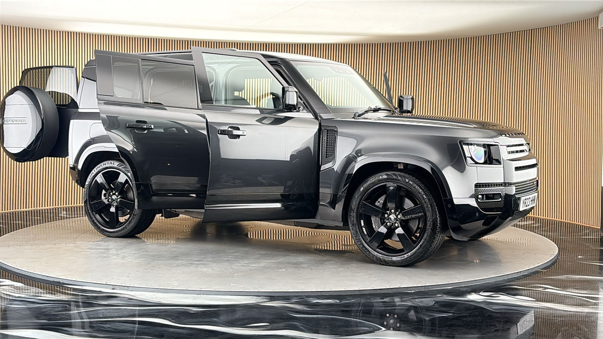 More views of Land Rover Defender 110