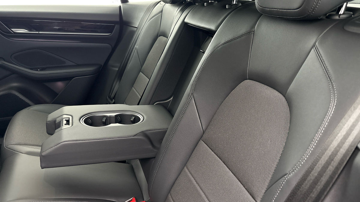 Porsche Macan Image 9