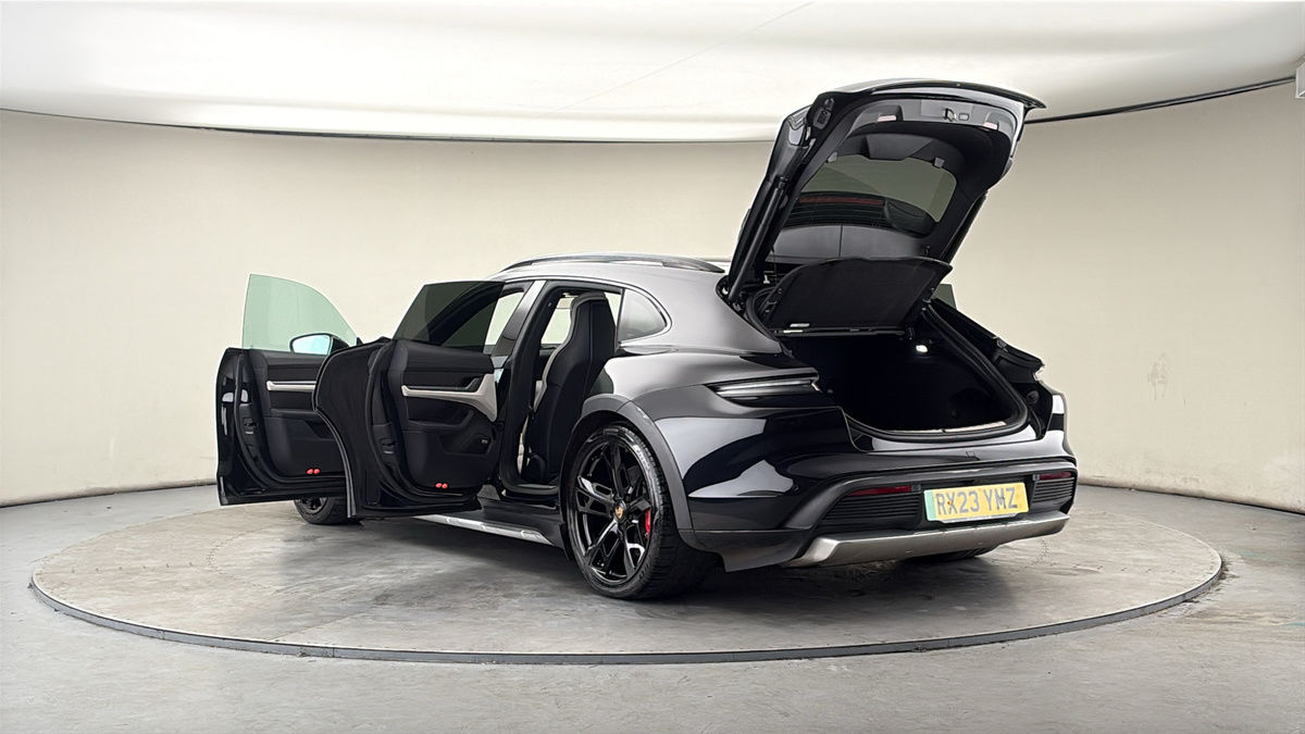 Porsche Taycan Image 23