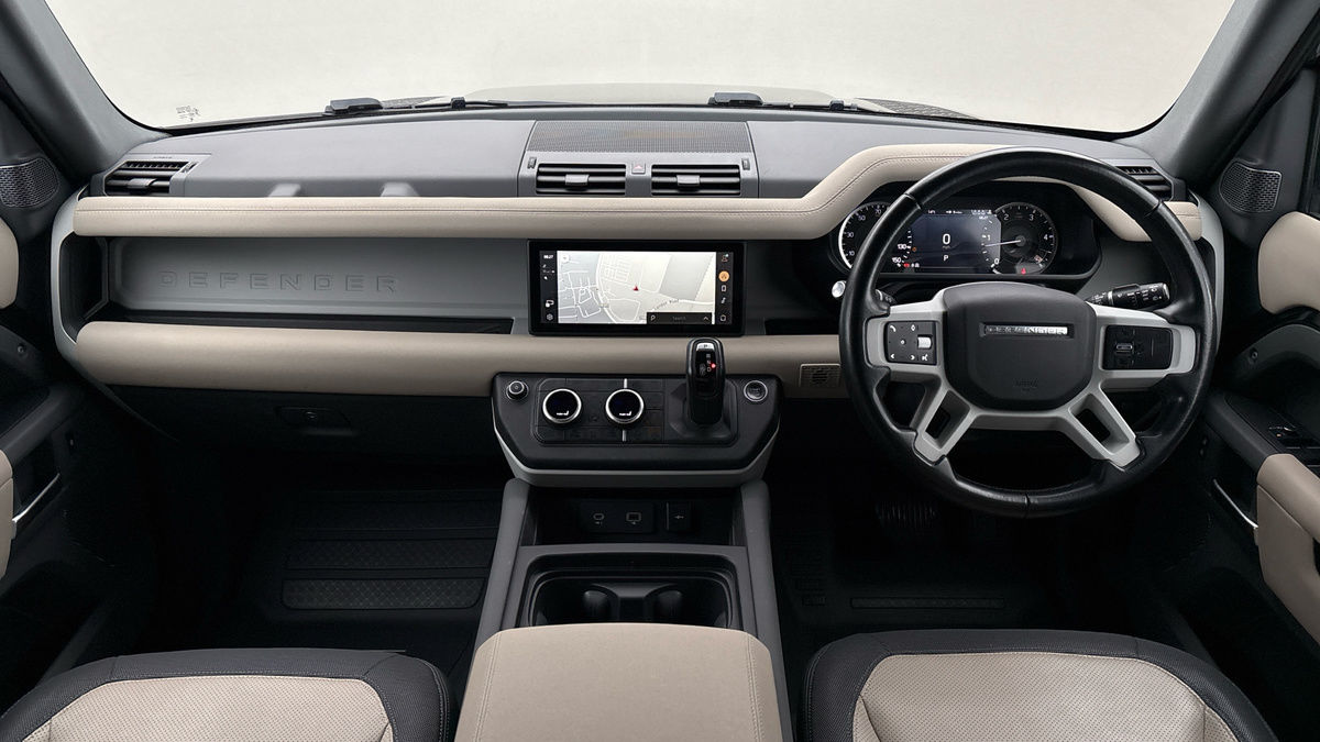 Land Rover Defender 110 Image 12
