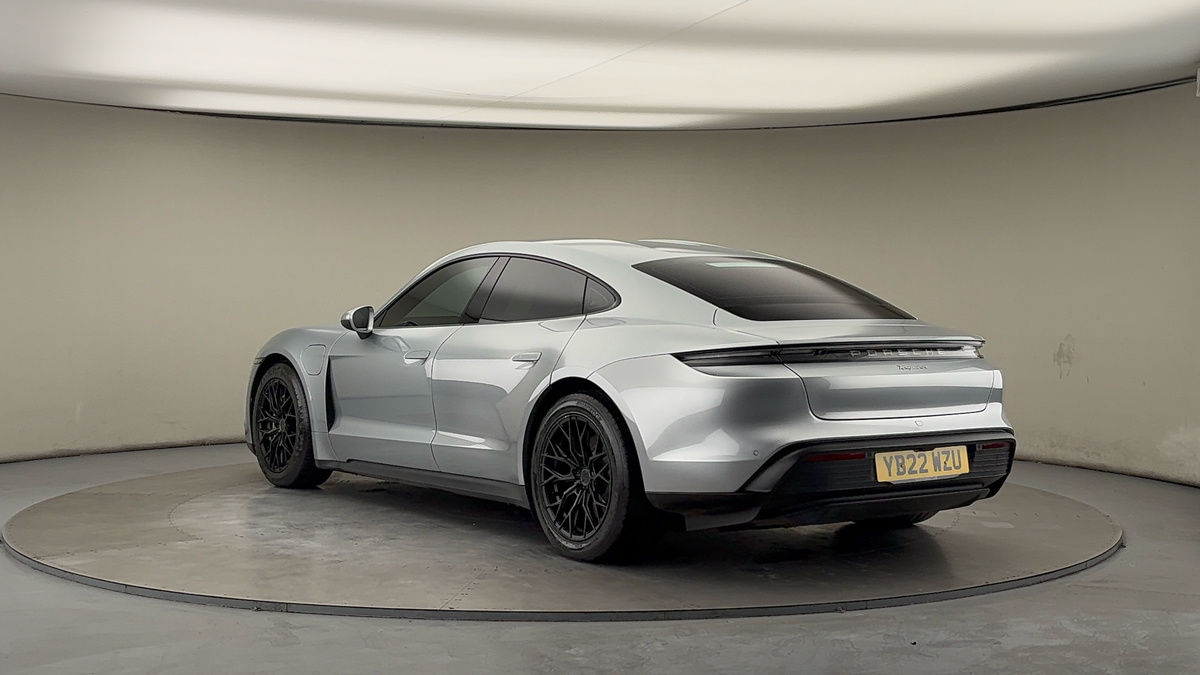 Porsche Taycan Image 2