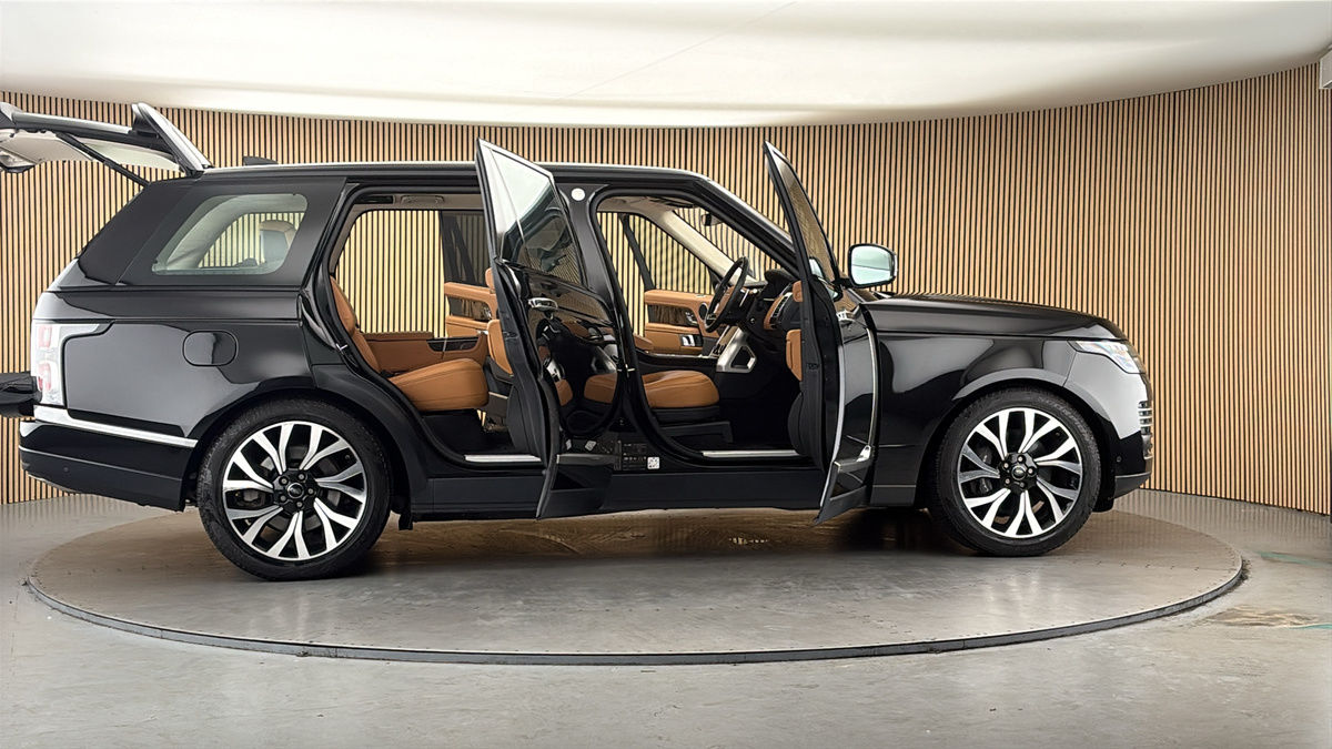 More views of Land Rover Range Rover