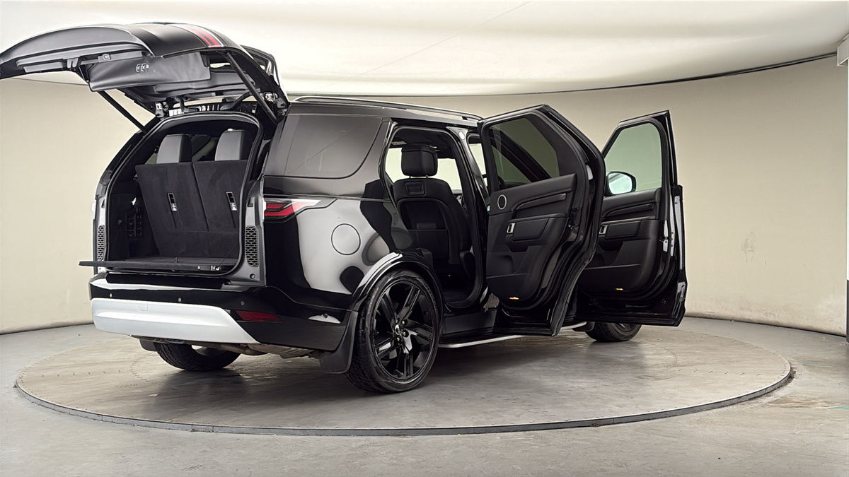 More views of Land Rover Discovery