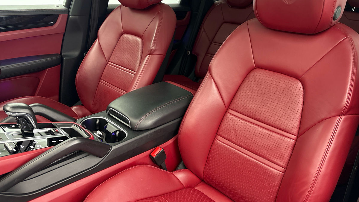 Porsche Cayenne Image 7