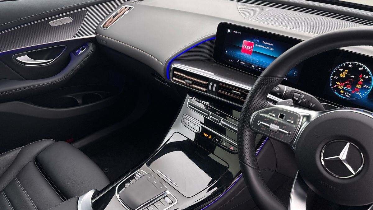 Mercedes-Benz EQC Image 18