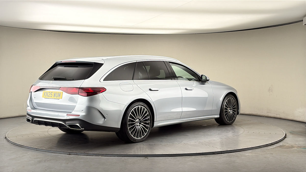 Mercedes-Benz E Class Image 21