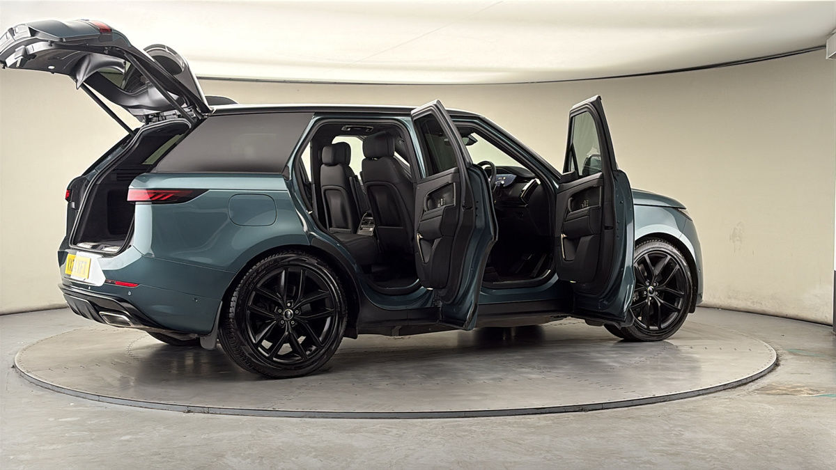 More views of Land Rover Range Rover Sport