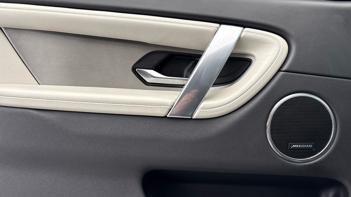 Land Rover Discovery Sport Image 19