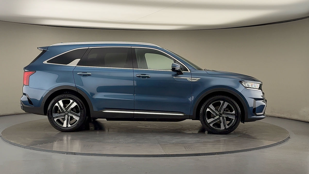 More views of Kia Sorento