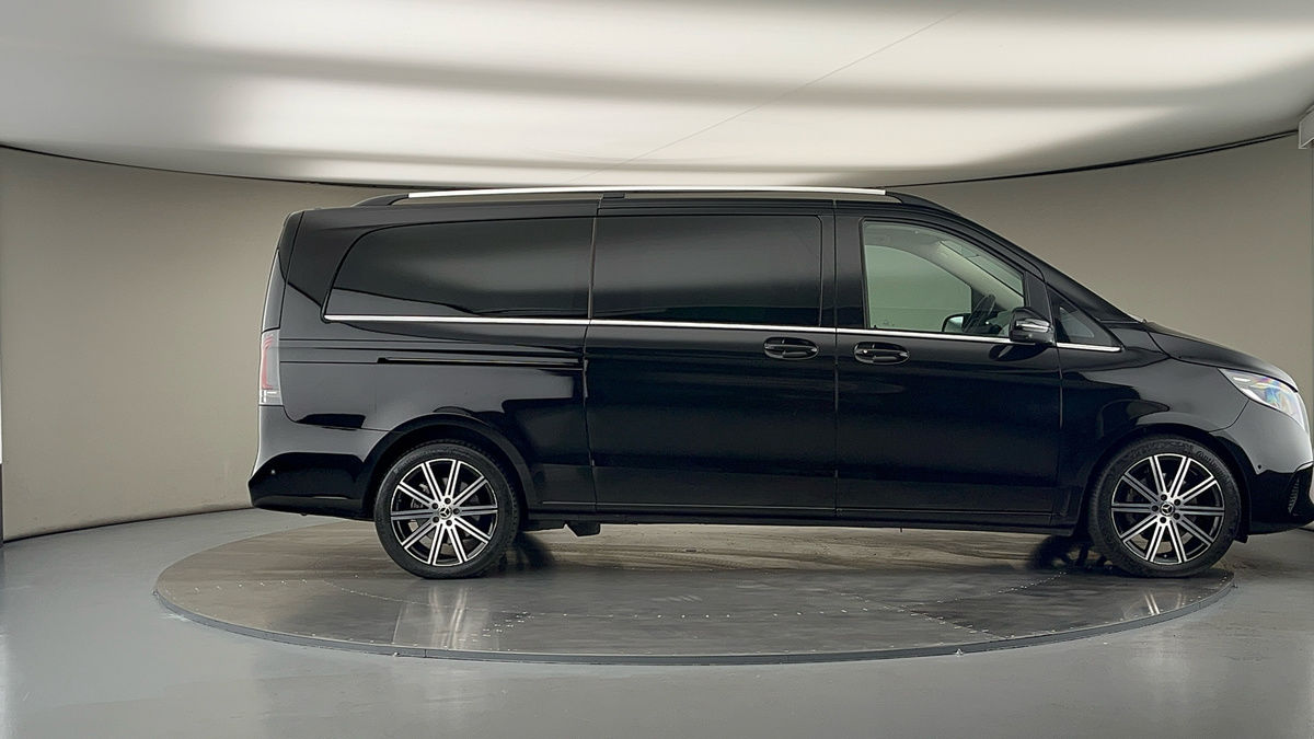 Mercedes-Benz V Class Image 16