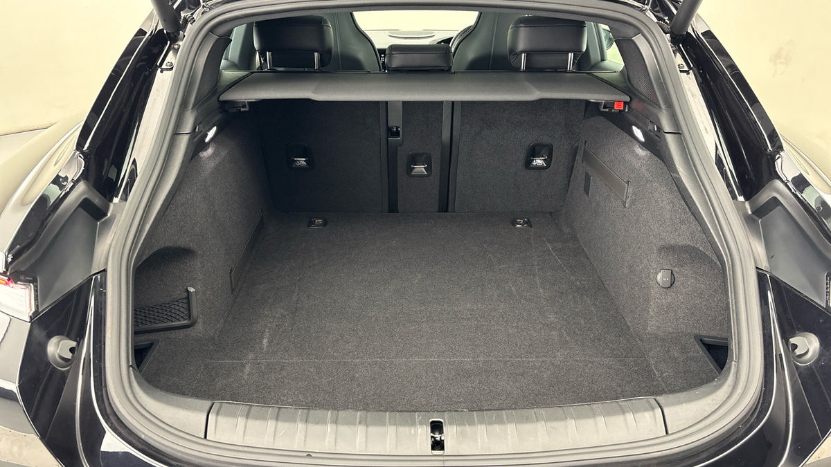 Porsche Taycan Image 12