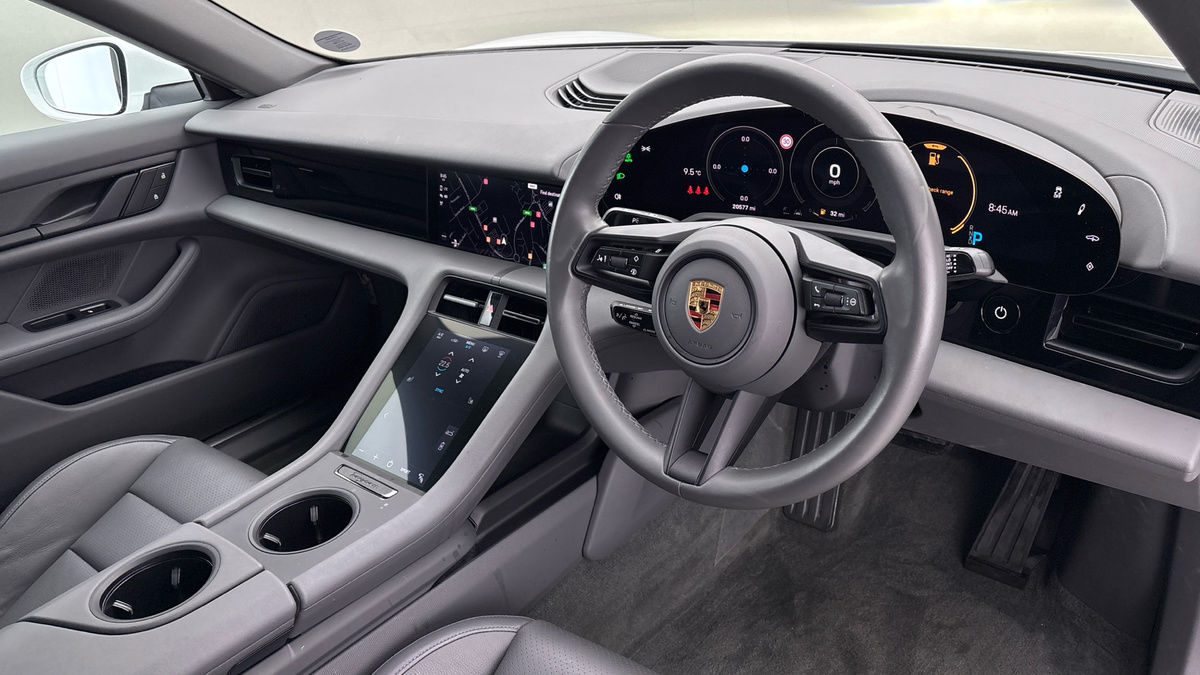 Porsche Taycan Image 5