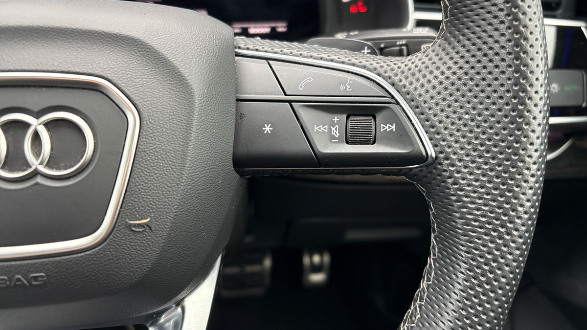 Audi SQ7 Image 14