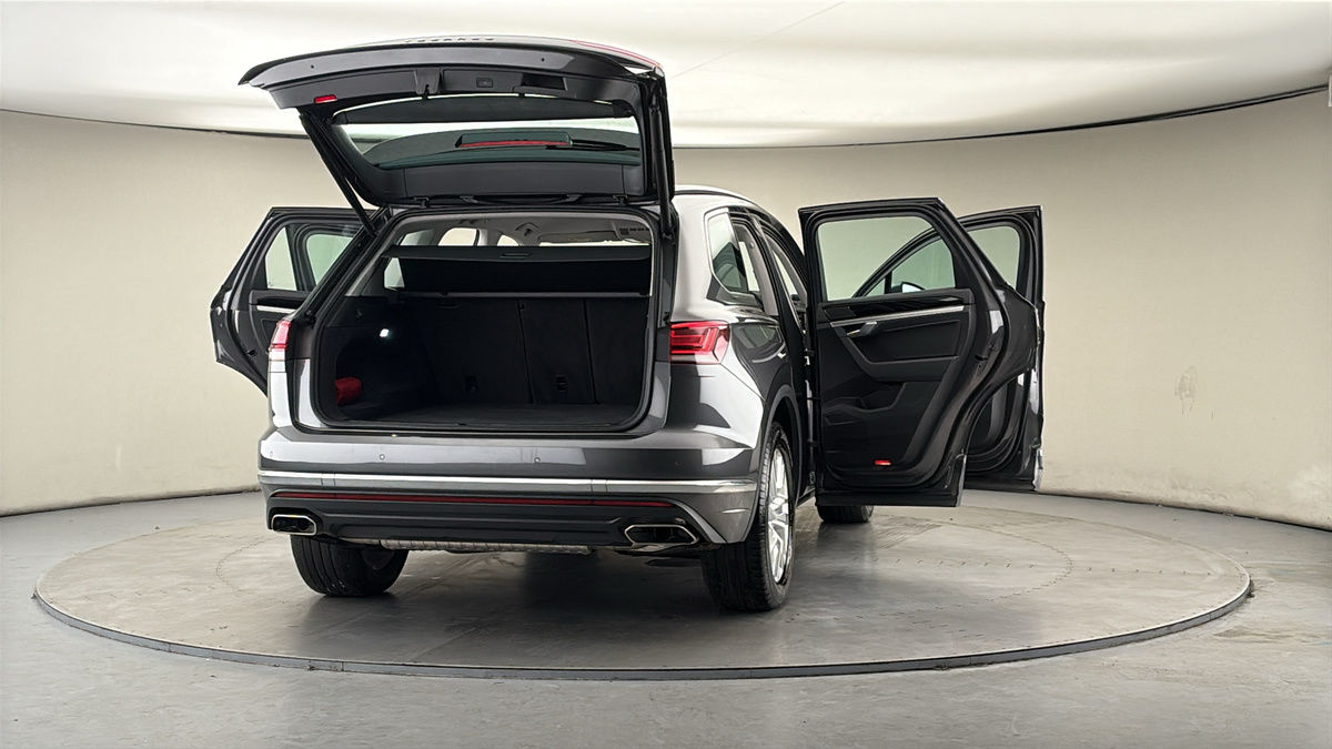 More views of Volkswagen Touareg