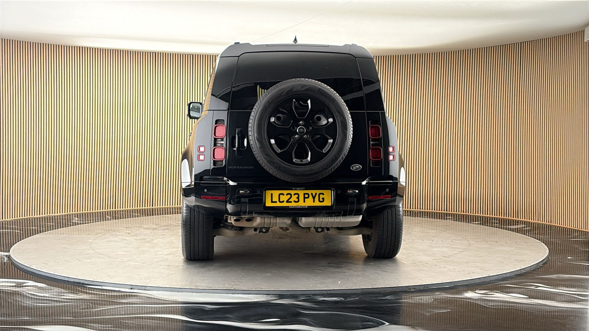 More views of Land Rover Defender 110