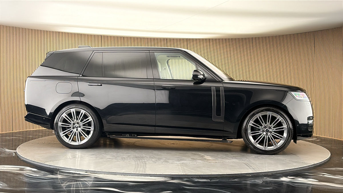 More views of Land Rover Range Rover