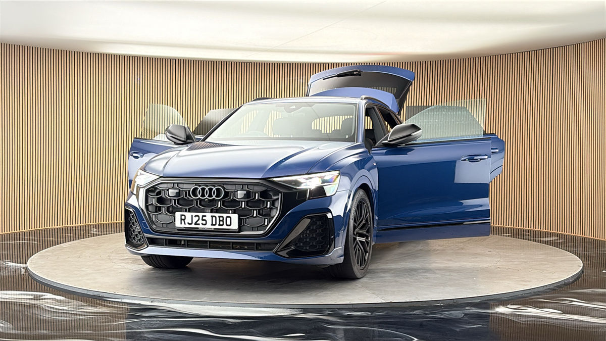 More views of Audi Q8