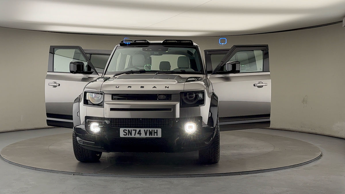 More views of Land Rover Defender 110