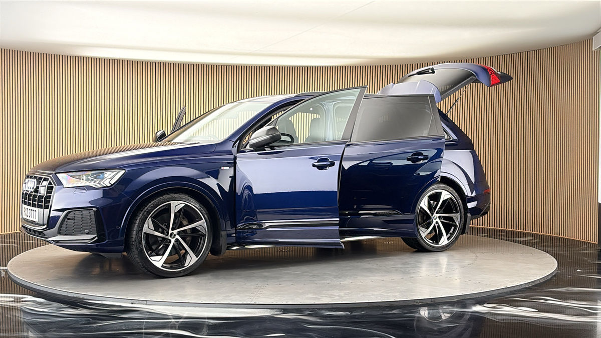 More views of Audi Q7