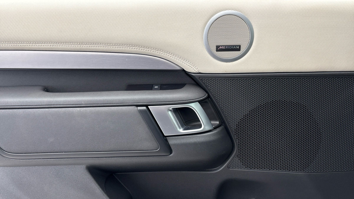 Land Rover Discovery Image 19
