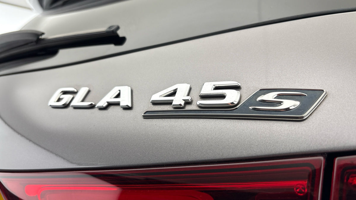 Mercedes-Benz GLA Image 35