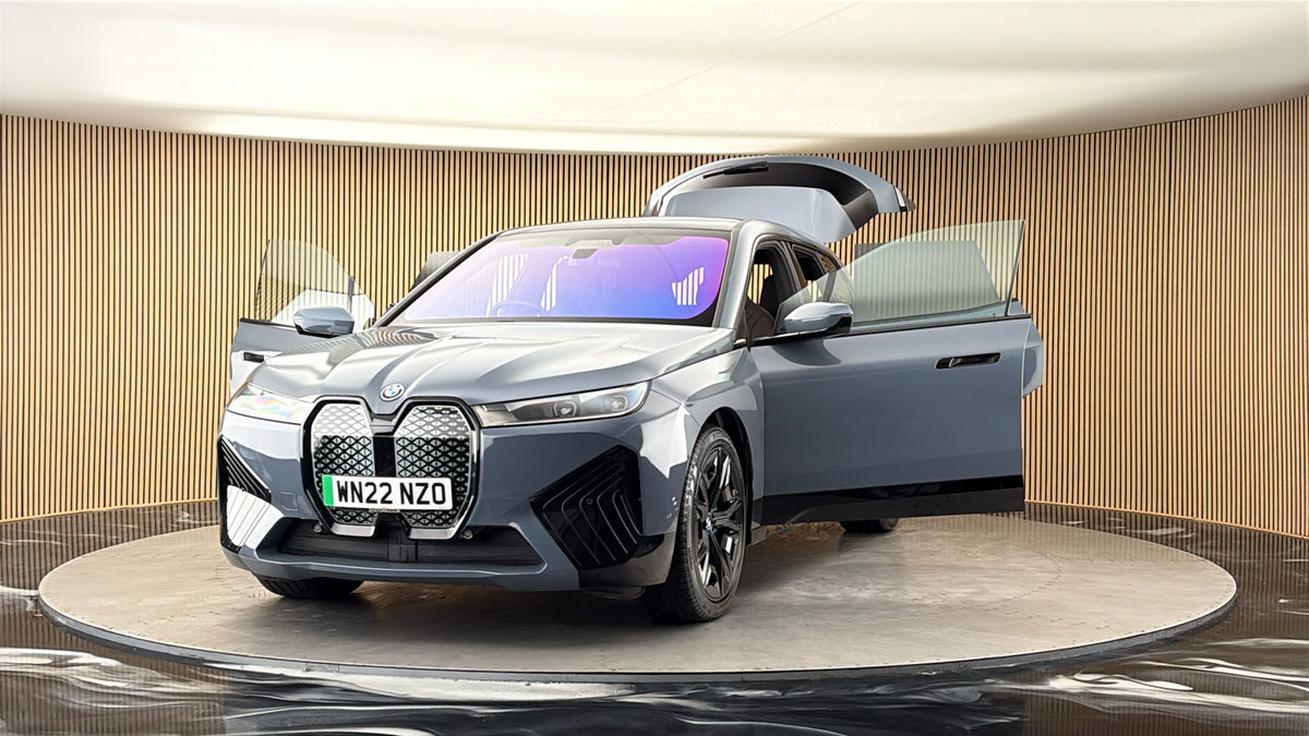 More views of BMW iX