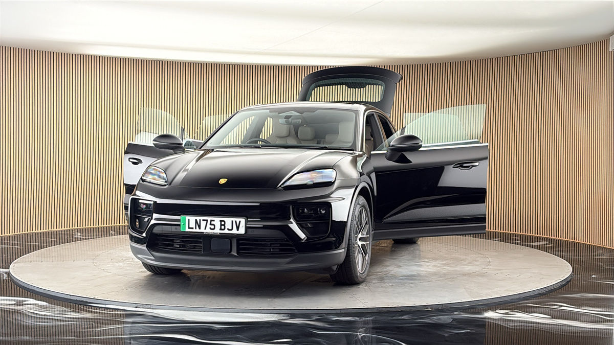 More views of Porsche Macan