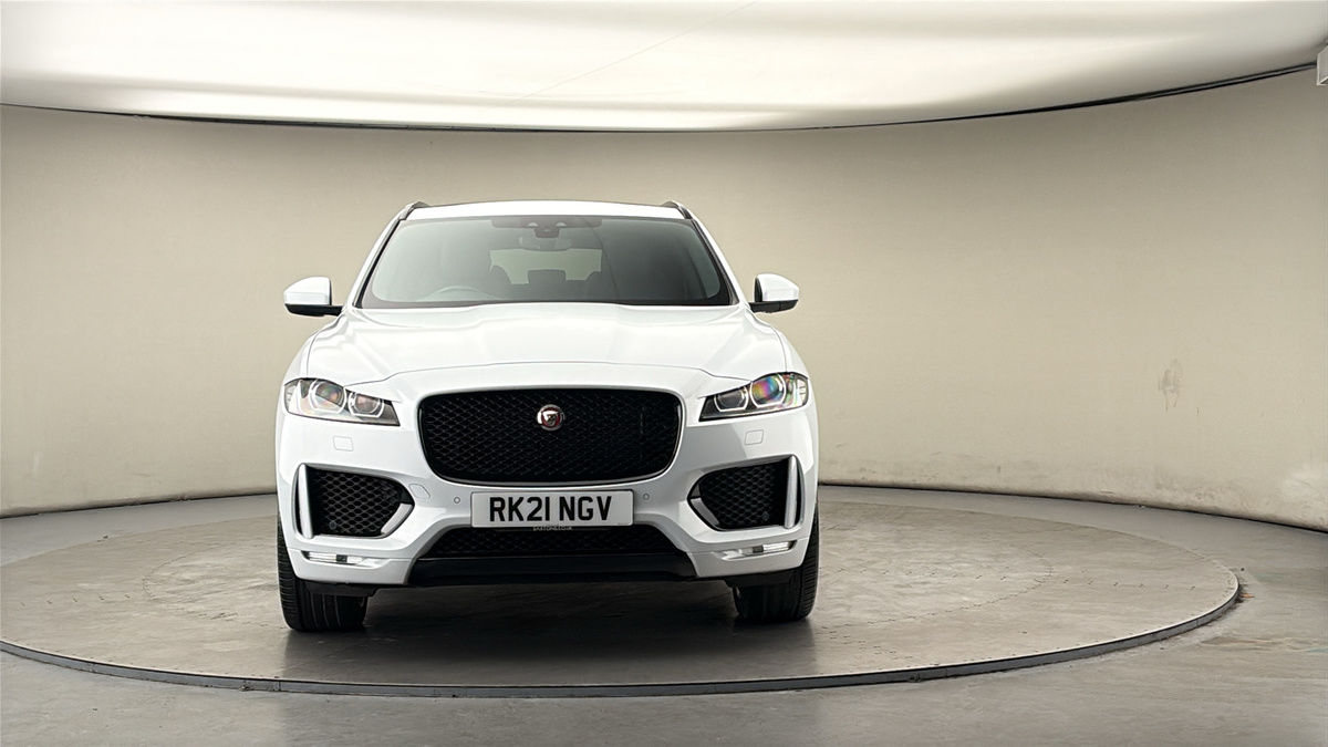 Jaguar F-PACE Image 3