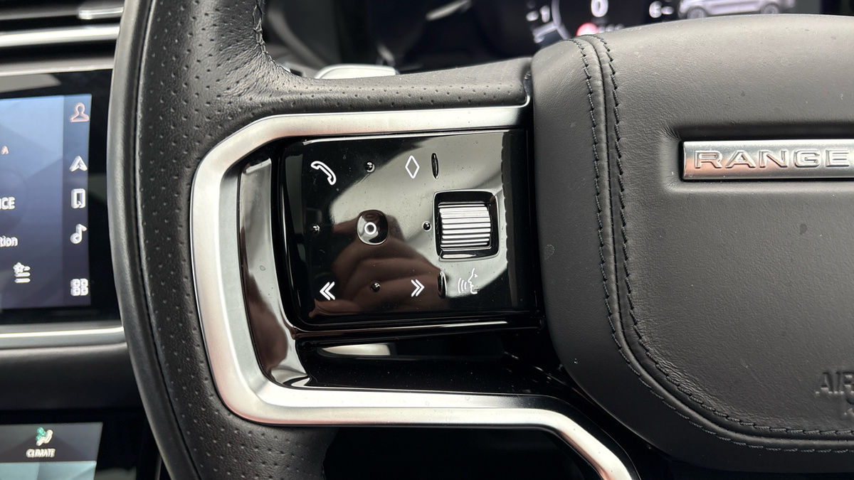 Land Rover Range Rover Velar Image 13